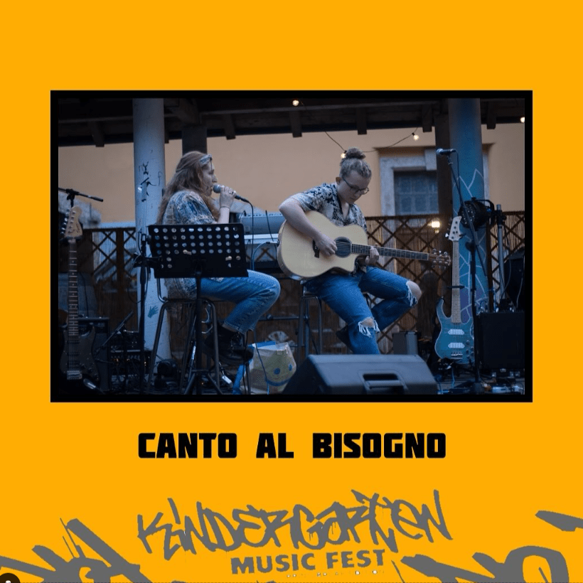 @canto_al_bisogno “Vi faremo sentire le nostre canzoni con le quali raccontiamo storie dal mondo, storie a cui vogliamo dare voce. “Canto al bisogno” è il nostro progetto musicale. È un luogo, un punto di riferimento. Un giroscale dove rimbomba tutto e la voce ritorna.”