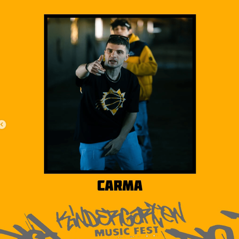 “Carma è un rapper classe 1999 della provincia di Venezia, membro del gruppo Classe Veneta. Inizia con il rap a 15 anni, formando il collettivo GodS Crew. Realizza nel 2018 “Preghiera Provinciale EP”, che però non verrà successivamente reso edito. Nel 2019 a Trento conosce Carpa ed inizia con lui una collaborazione che sfocia nel singolo “Uragano”. A fine 2022 inizia ufficialmente il progetto Classe Veneta con i suoi compagni di sempre: Joe Panzer e Dr. Nesio. Il gruppo, dopo due singoli pubblicati, arriva al rilascio definitivo del suo primo album ufficiale “L’avidità”, a Maggio 2024.” @carma_gsc