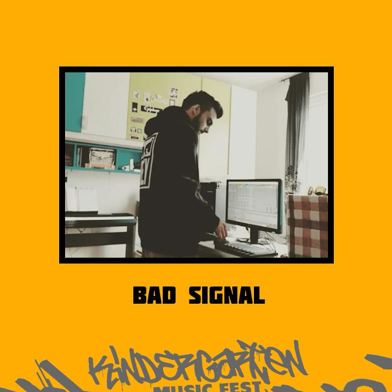 Bad Signal ““Nato musicalmente nel 2013 come bassista in un gruppo rock. ma qualcosa mancava… nel 2017 l’incontro con la musica elettronica ha fatto emergere quel qualcosa mancante, permettendo di proporre musica dal carattere ancora più forte!”